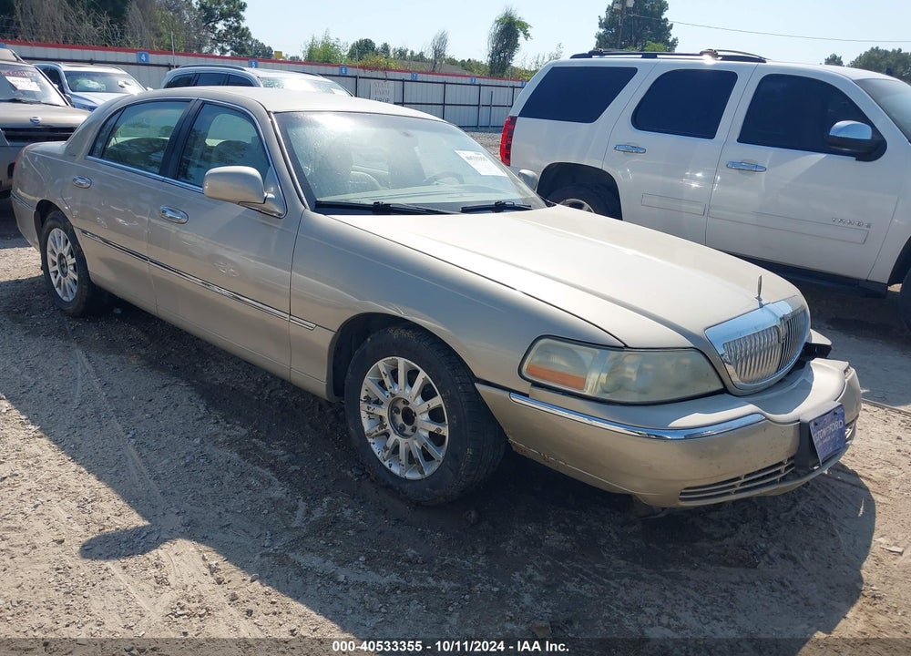 2006 LINCOLN TOWN CAR SIGNATURE VIN: 1LNHM81W96Y615905
