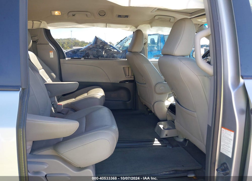 2015 TOYOTA SIENNA XLE 8 PASSENGER VIN: 5TDYK3DCXFS602476