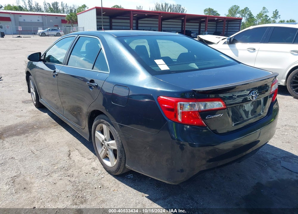2014 TOYOTA CAMRY SE VIN: 4T1BF1FK2EU395932