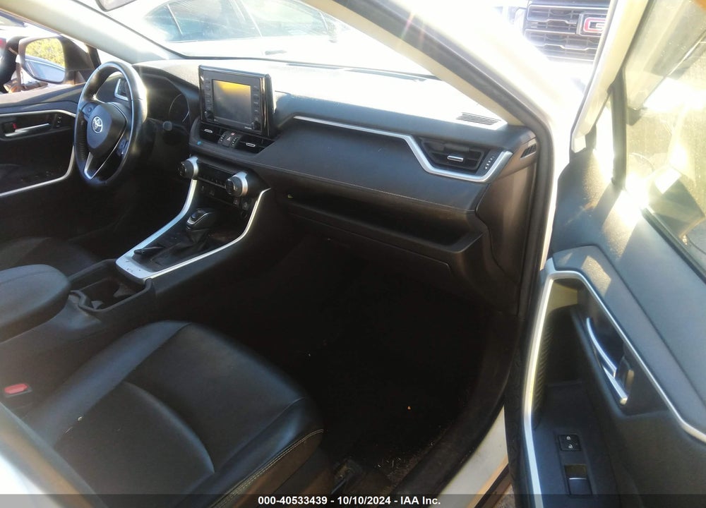 2020 TOYOTA RAV4 XLE PREMIUM VIN: JTMA1RFV9LD051440