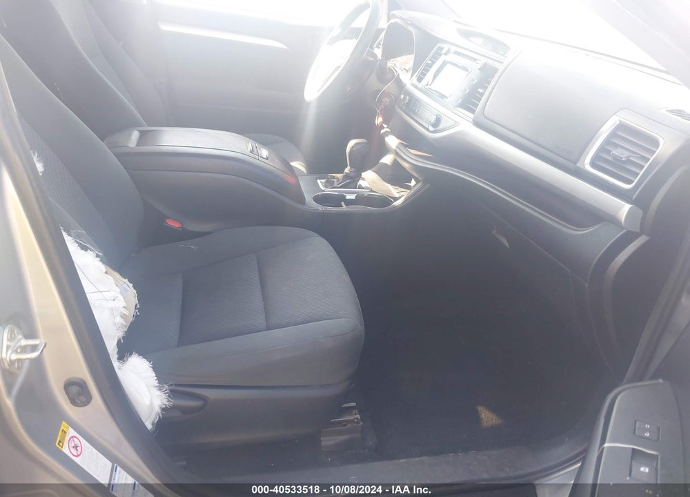 2019 TOYOTA HIGHLANDER LE VIN: 5TDBZRFH2KS937691