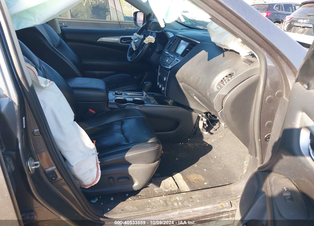 2017 NISSAN PATHFINDER SL VIN: 5N1DR2MM6HC696921