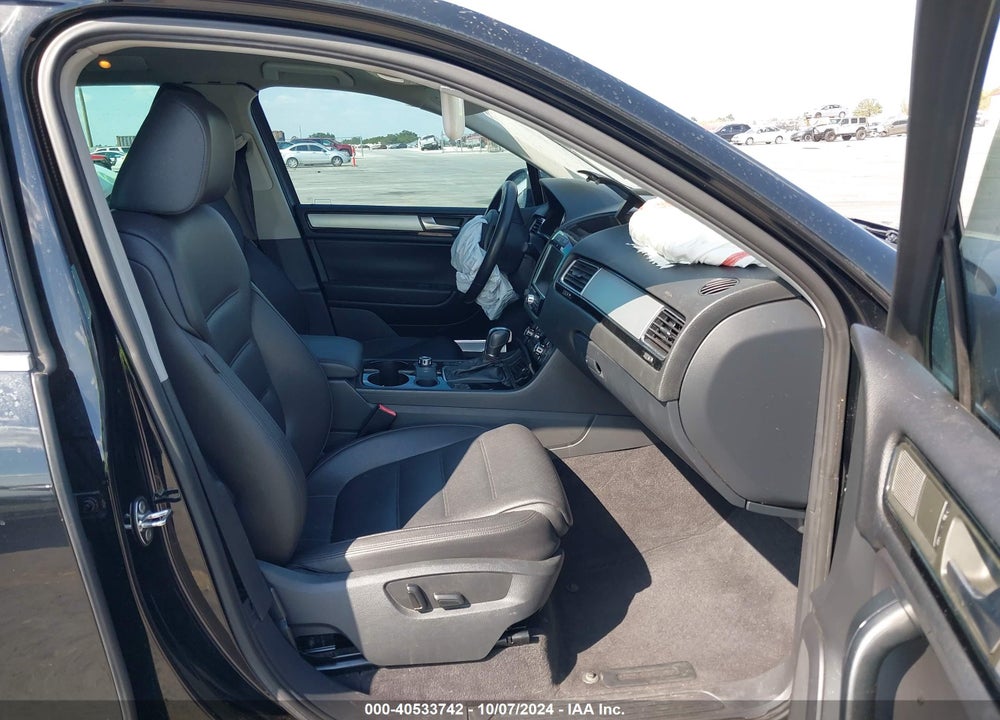 2011 VOLKSWAGEN TOUAREG TDI SPORT VIN: WVGFK9BP0BD007377