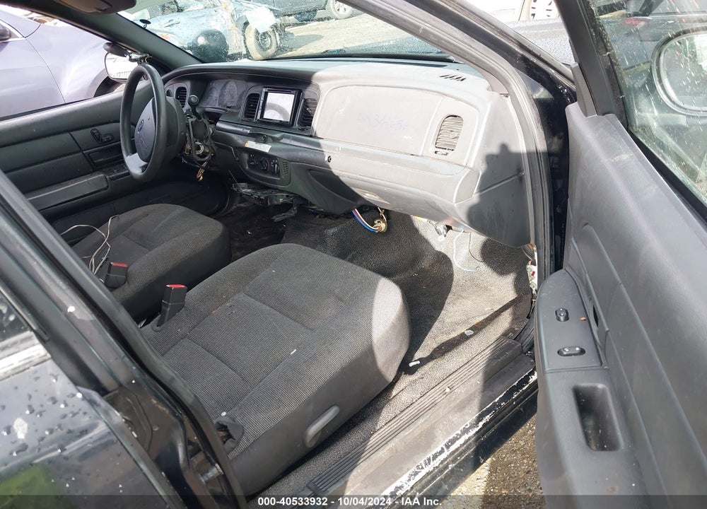 2005 FORD CROWN VICTORIA POLICE VIN: 2FAFP71W15X176720