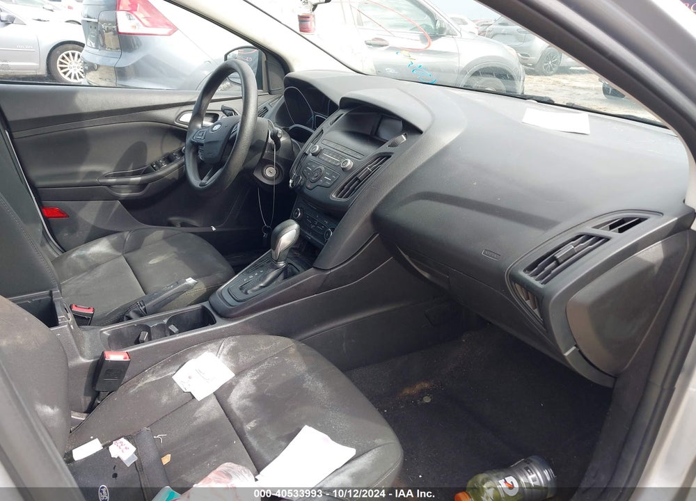 2018 FORD FOCUS SE VIN: 1FADP3K24JL255382