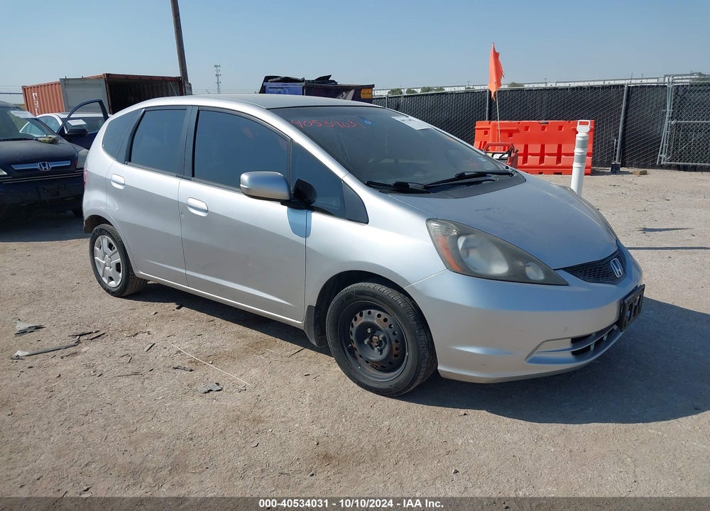 2013 HONDA FIT VIN: JHMGE8H39DC078003