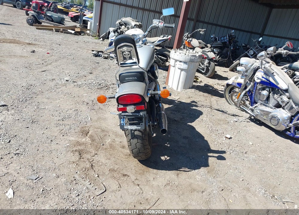 2006 HONDA VT600 CD VIN: JH2PC21426M701506