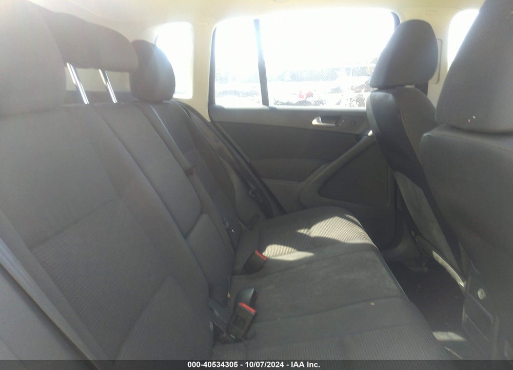 2013 VOLKSWAGEN TIGUAN S VIN: WVGAV3AX1DW566220