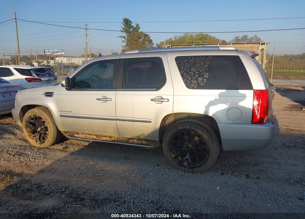 2011 CADILLAC ESCALADE LUXURY VIN: 1GYS4BEF0BR148874