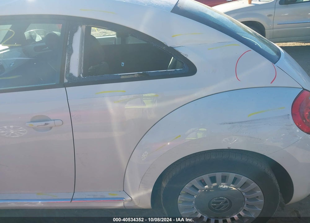 2014 VOLKSWAGEN BEETLE 2.5L VIN: 3VWJX7AT4EM612169