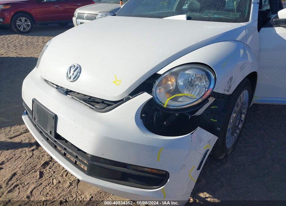 2014 VOLKSWAGEN BEETLE 2.5L VIN: 3VWJX7AT4EM612169