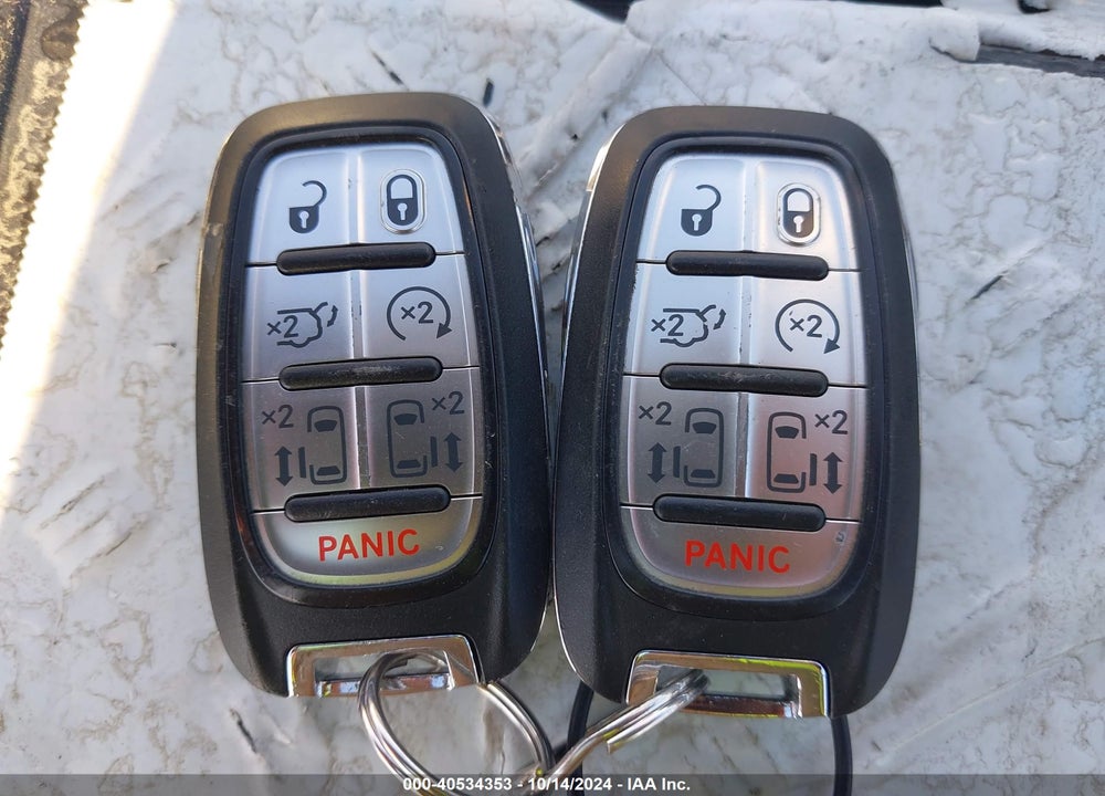 2022 CHRYSLER PACIFICA TOURING L VIN: 2C4RC1BG3NR170140