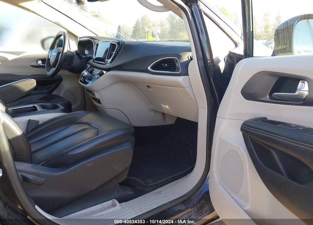 2022 CHRYSLER PACIFICA TOURING L VIN: 2C4RC1BG3NR170140