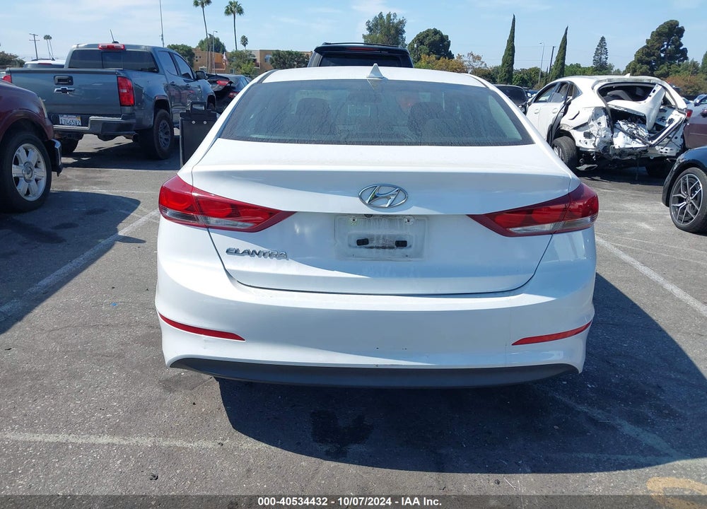 2018 HYUNDAI ELANTRA SEL VIN: 5NPD84LF1JH278279