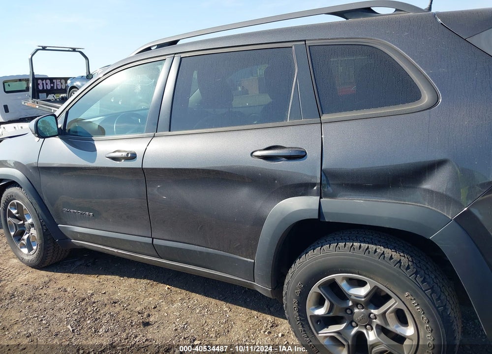 2019 JEEP CHEROKEE TRAILHAWK 4X4 VIN: 1C4PJMBX4KD393848