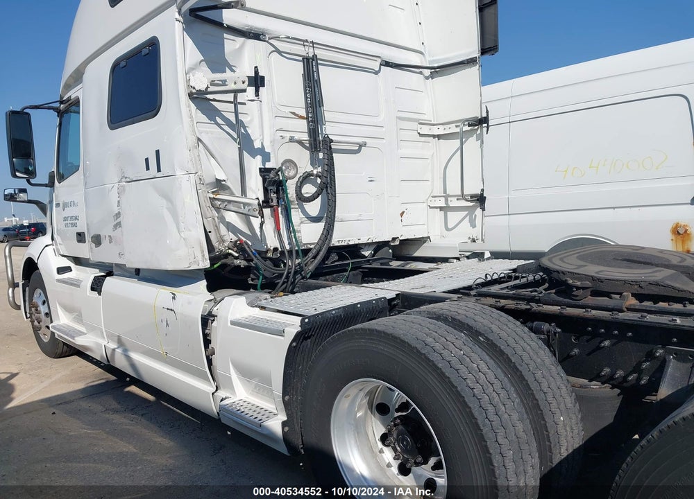 2021 VOLVO VNL VIN: 4V4NC9EH3MN232816