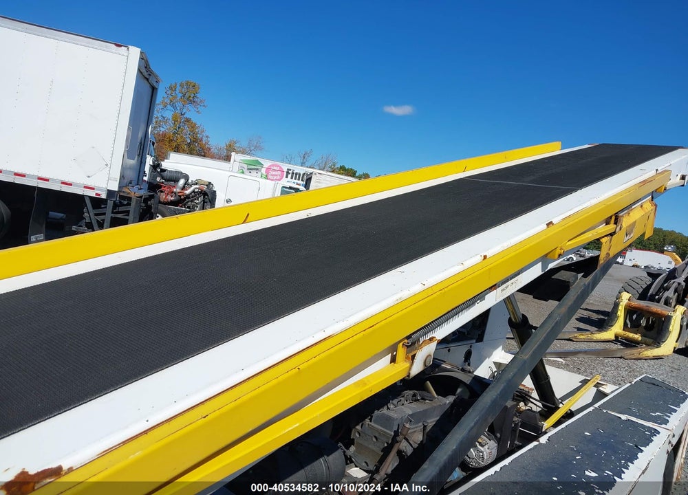 2008 EQUIPMENT BELTLOADER VIN: 00000000000008703
