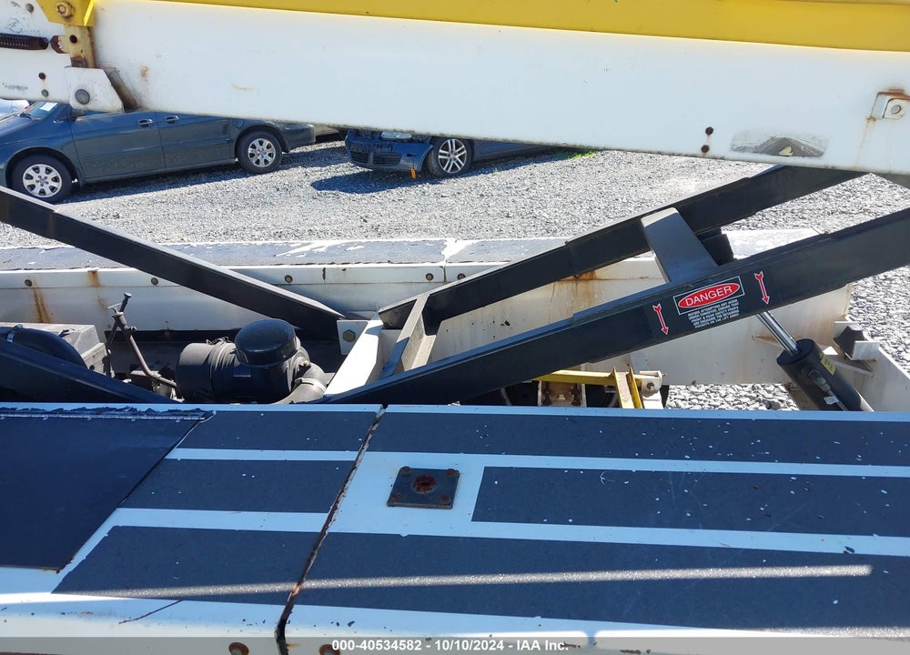 2008 EQUIPMENT BELTLOADER VIN: 00000000000008703