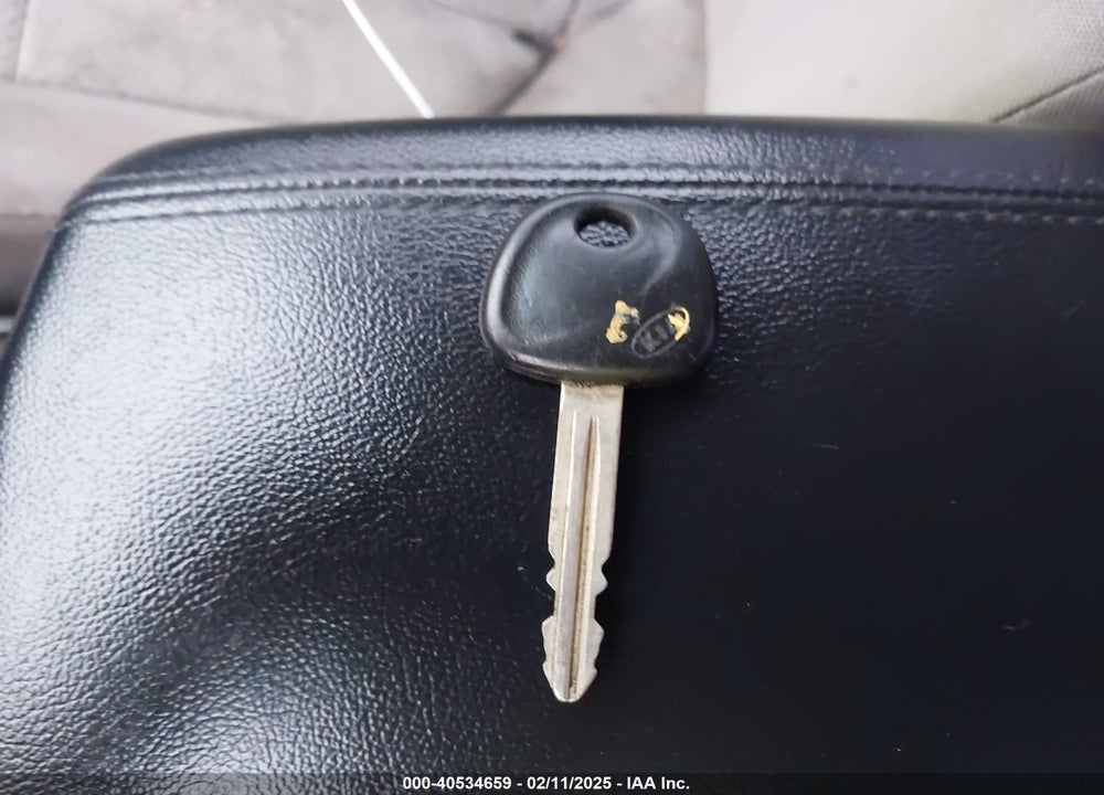 2010 KIA FORTE VIN: KNAFU4A21A5848489