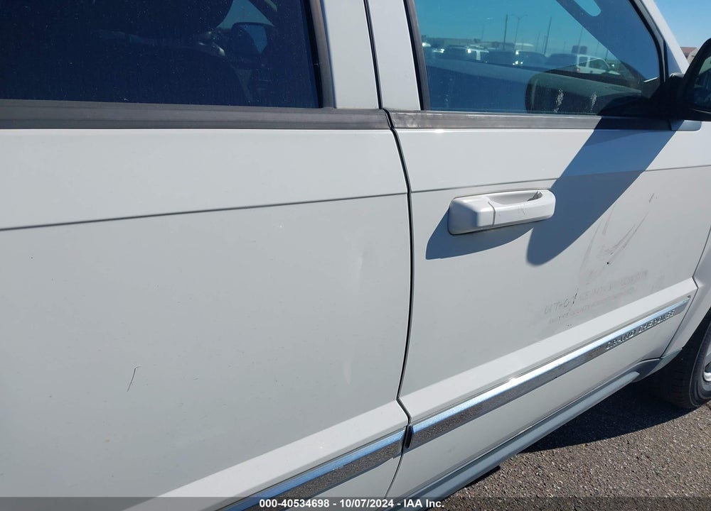 2010 JEEP GRAND CHEROKEE LAREDO VIN: 1J4RR4GT7AC110137