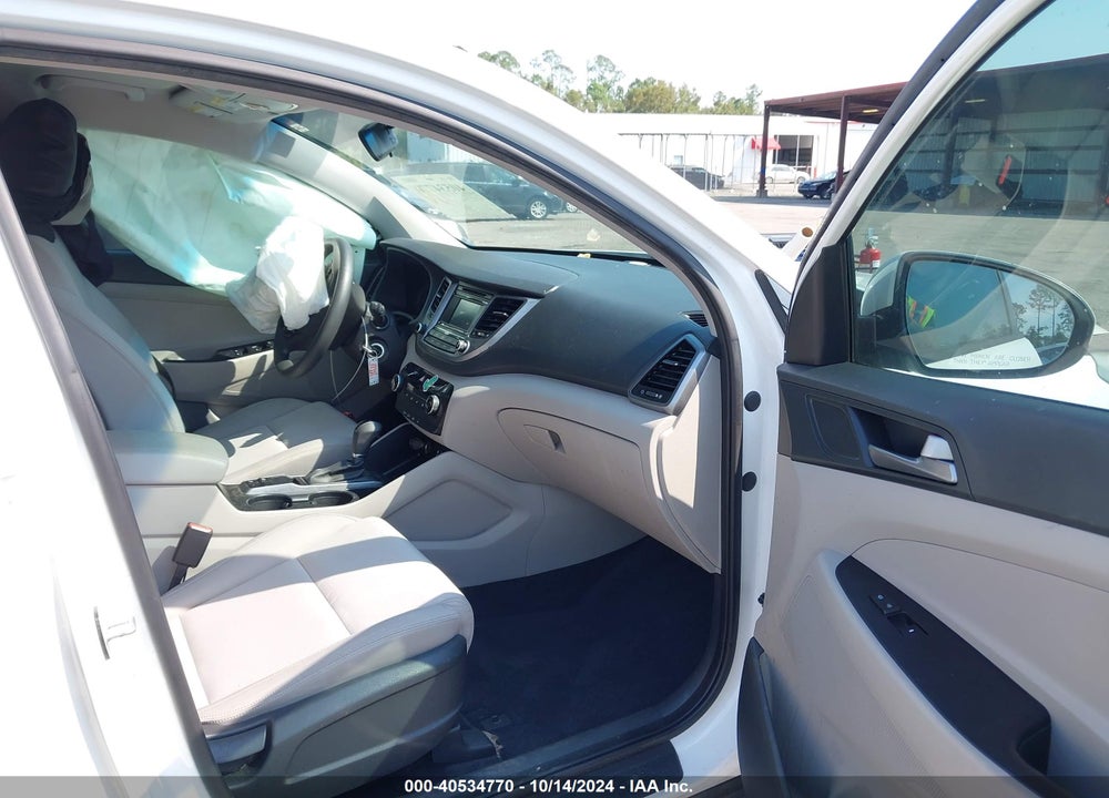 2016 HYUNDAI TUCSON SE VIN: KM8J23A4XGU023740