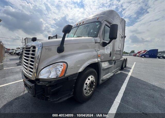 2018 FREIGHTLINER CASCADIA 125 VIN: 3AKJGLDR1JSHF3560