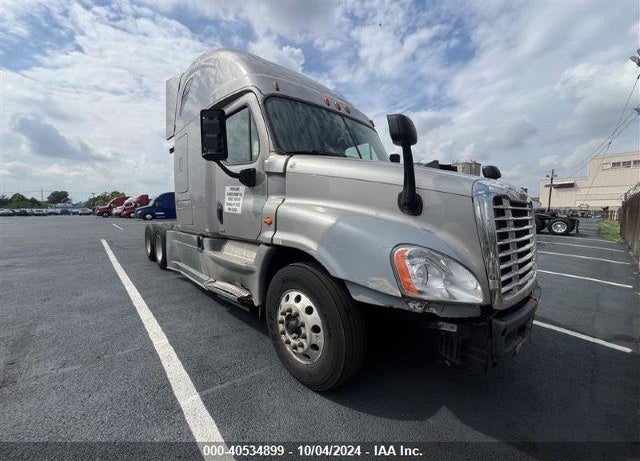 2018 FREIGHTLINER CASCADIA 125 VIN: 3AKJGLDR1JSHF3560