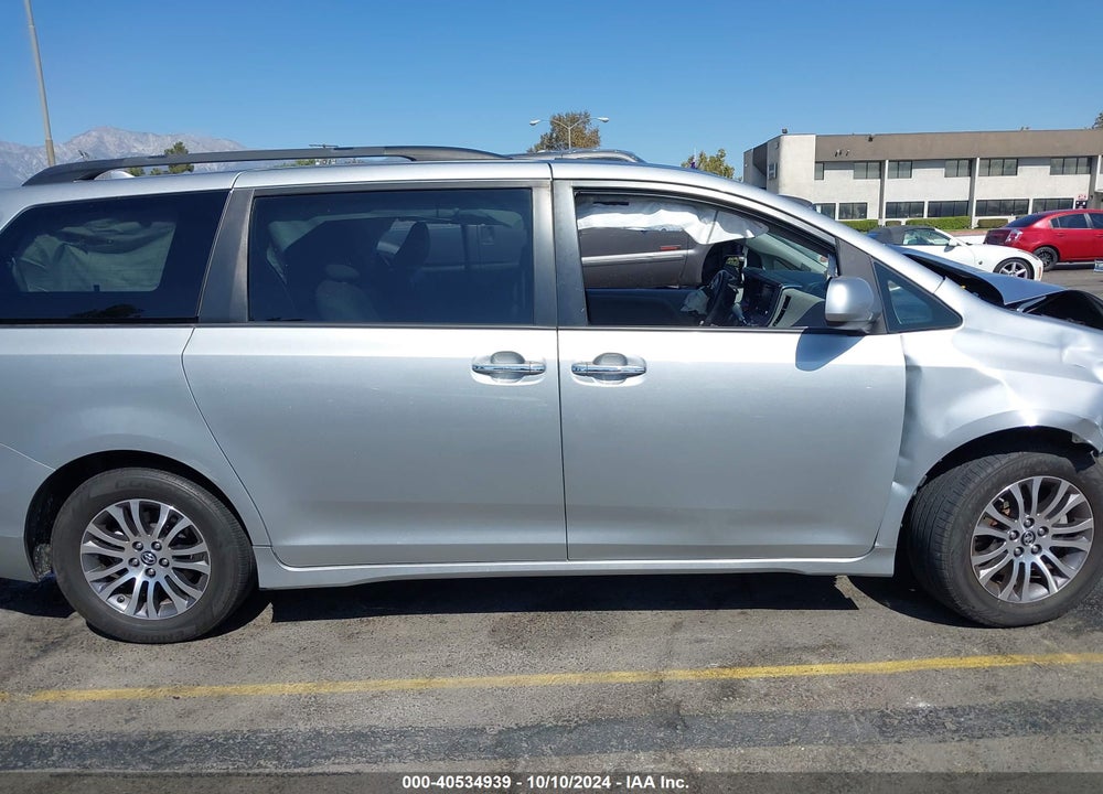 2019 TOYOTA SIENNA XLE PREMIUM 8 PASSENGER VIN: 5TDYZ3DC1KS983821