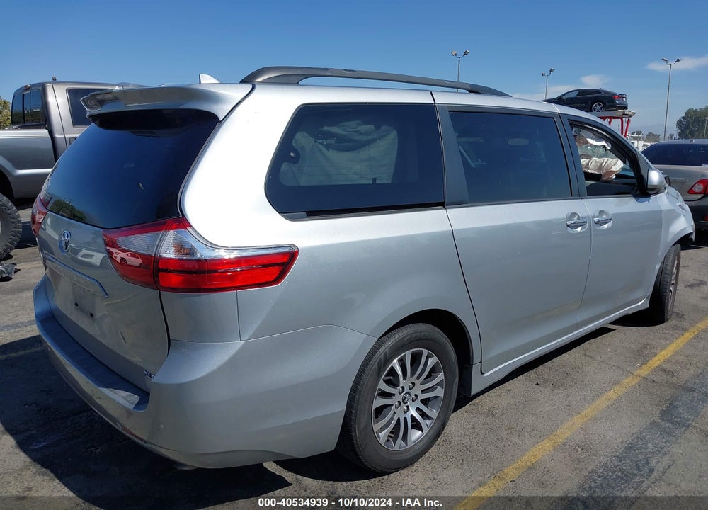 2019 TOYOTA SIENNA XLE PREMIUM 8 PASSENGER VIN: 5TDYZ3DC1KS983821