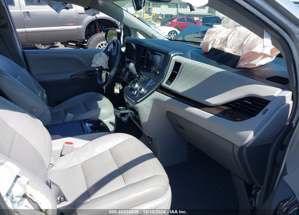 2019 TOYOTA SIENNA XLE PREMIUM 8 PASSENGER VIN: 5TDYZ3DC1KS983821