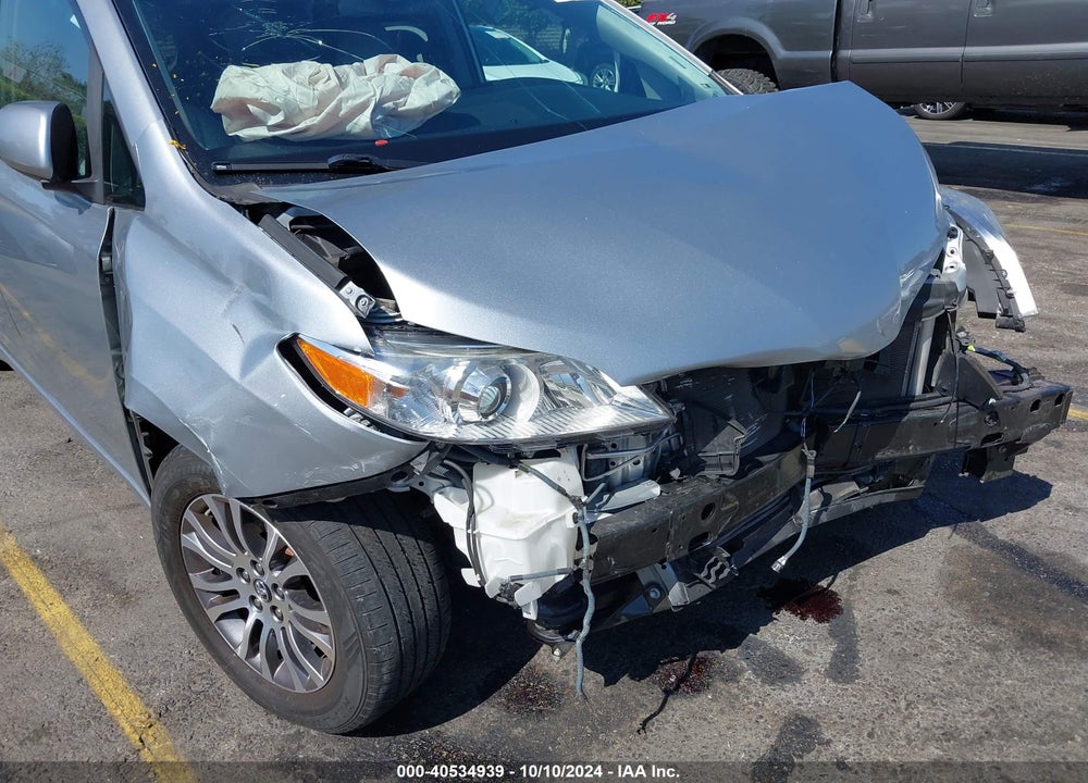 2019 TOYOTA SIENNA XLE PREMIUM 8 PASSENGER VIN: 5TDYZ3DC1KS983821