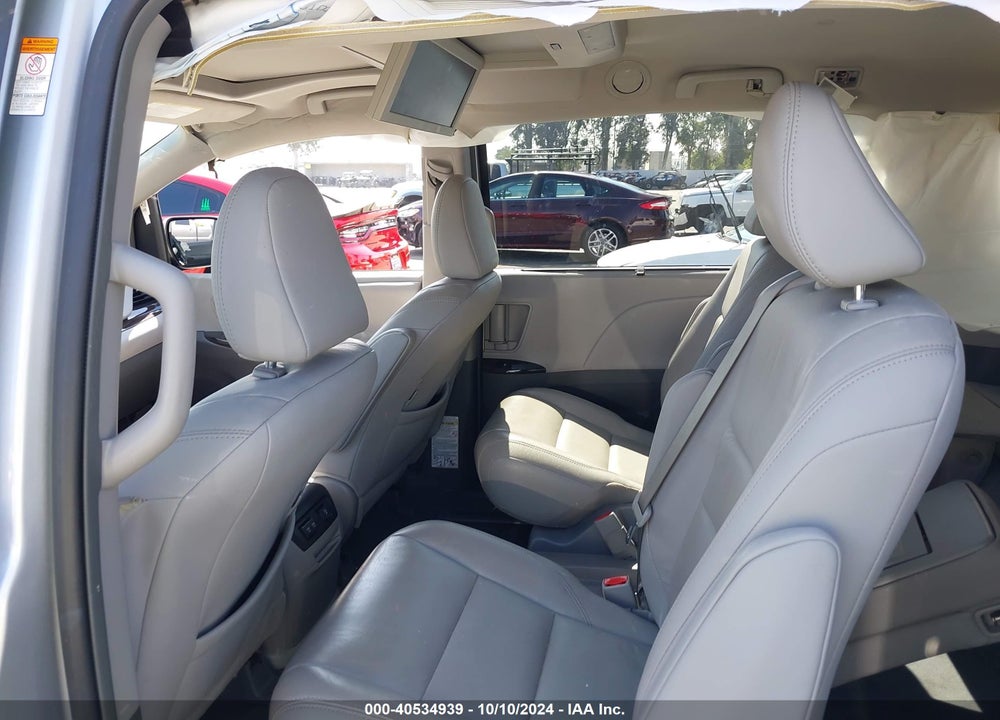 2019 TOYOTA SIENNA XLE PREMIUM 8 PASSENGER VIN: 5TDYZ3DC1KS983821