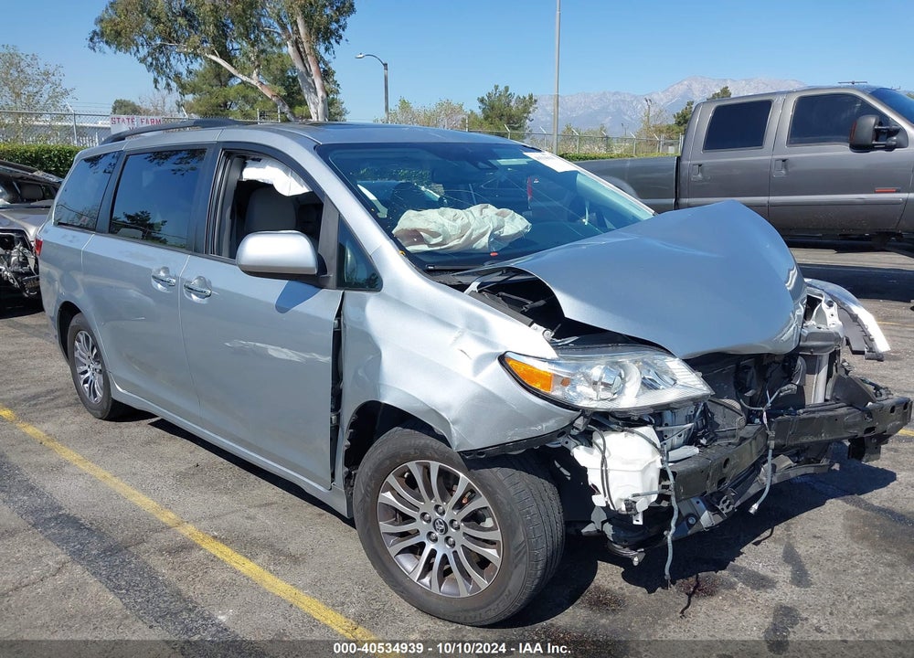2019 TOYOTA SIENNA XLE PREMIUM 8 PASSENGER VIN: 5TDYZ3DC1KS983821
