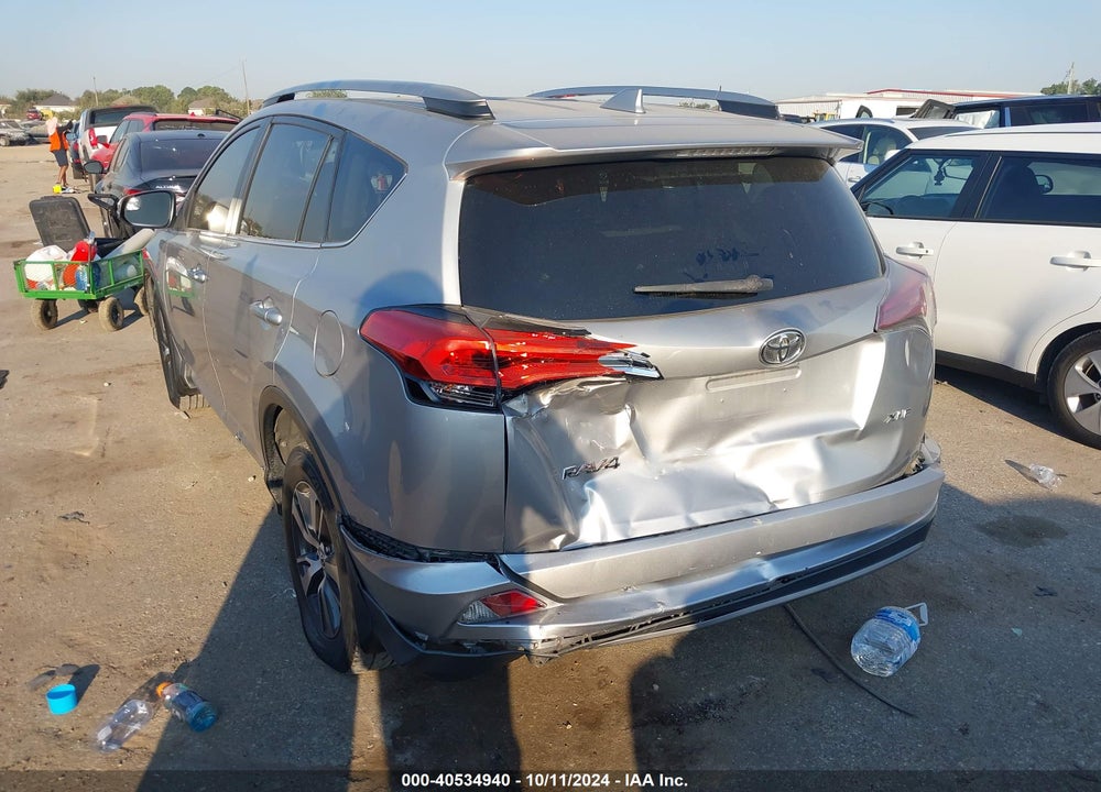 2017 TOYOTA RAV4 XLE VIN: 2T3WFREV3HW366852