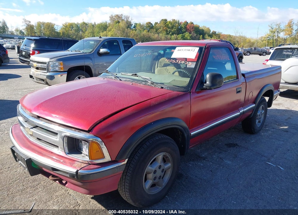 1996 CHEVROLET S TRUCK S10 VIN: 1GCDT14X1T8100183