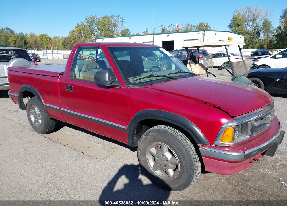1996 CHEVROLET S TRUCK S10 VIN: 1GCDT14X1T8100183