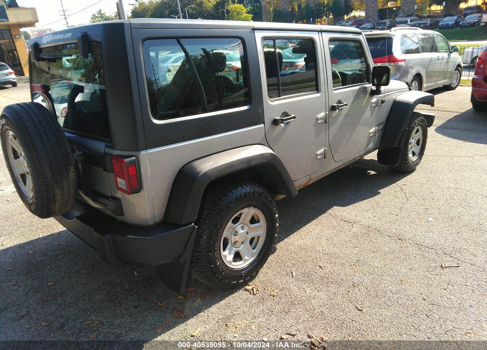 2014 JEEP WRANGLER UNLIMITED SPORT VIN: 1C4BJWKG7EL328430
