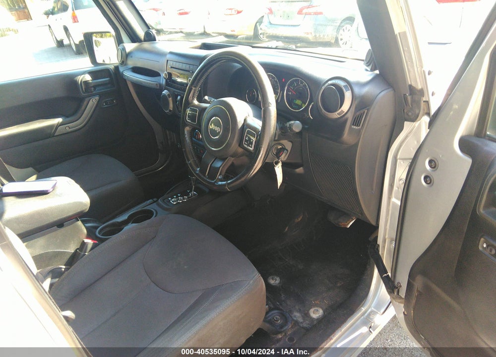 2014 JEEP WRANGLER UNLIMITED SPORT VIN: 1C4BJWKG7EL328430