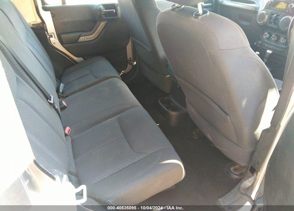 2014 JEEP WRANGLER UNLIMITED SPORT VIN: 1C4BJWKG7EL328430