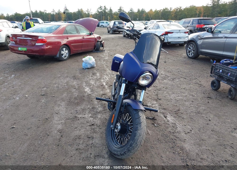 2015 VICTORY MOTORCYCLES GUNNER VIN: 5VPLB36N3F3034390