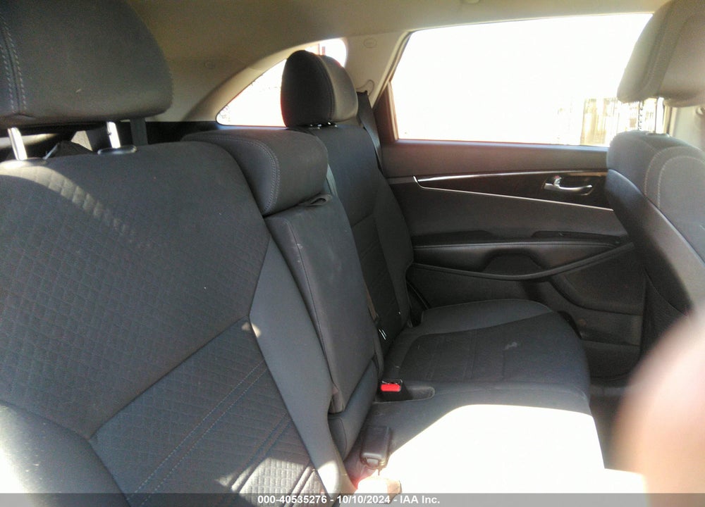 2016 KIA SORENTO 3.3L LX VIN: 5XYPGDA50GG138301