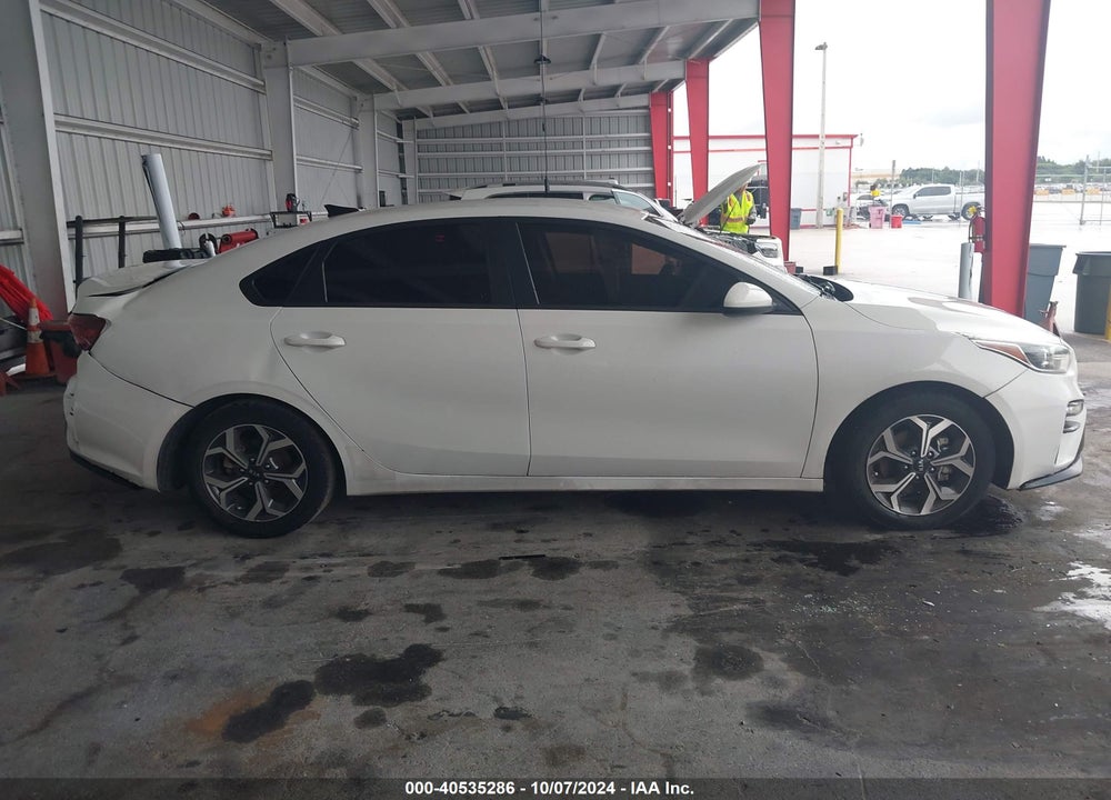 2021 KIA FORTE LXS VIN: 3KPF24AD2ME395020