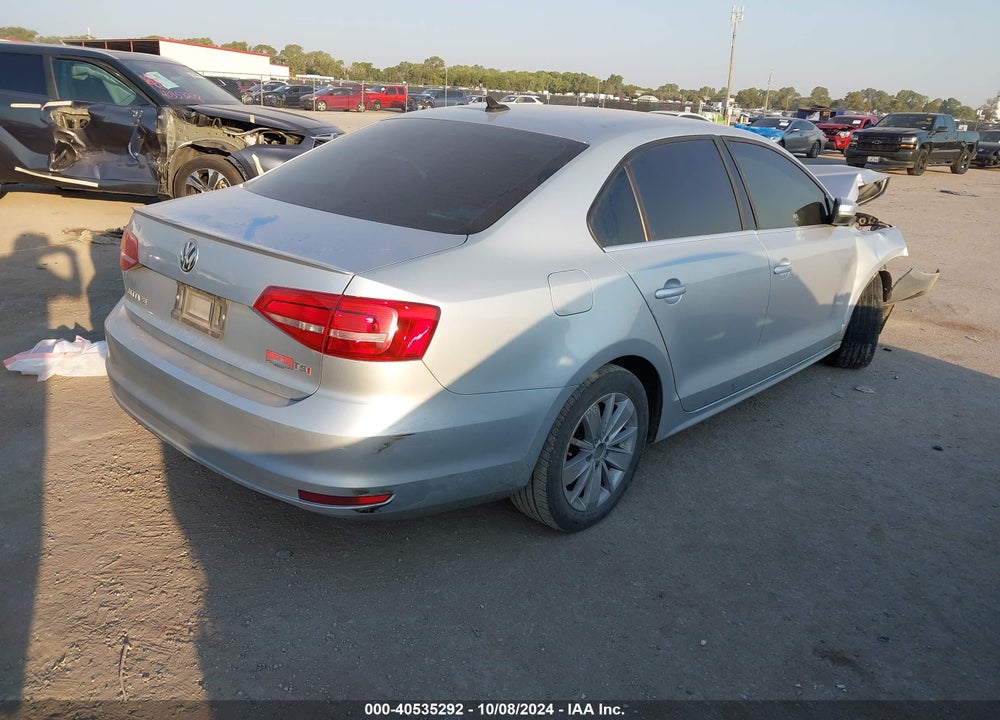 2015 VOLKSWAGEN JETTA 1.8T SE VIN: 3VWD07AJ1FM339550