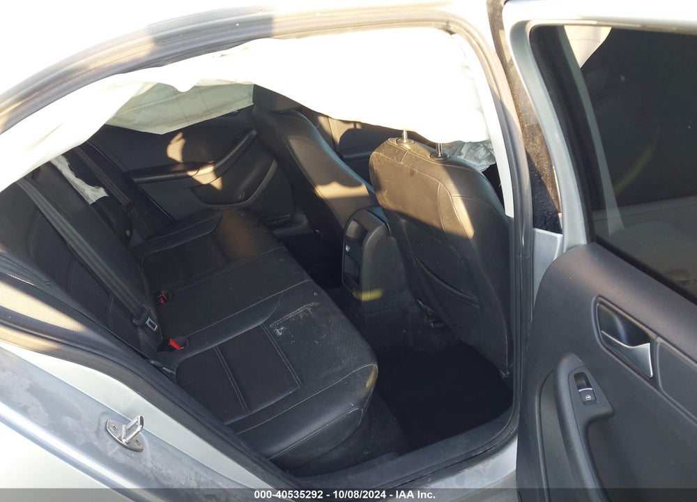 2015 VOLKSWAGEN JETTA 1.8T SE VIN: 3VWD07AJ1FM339550