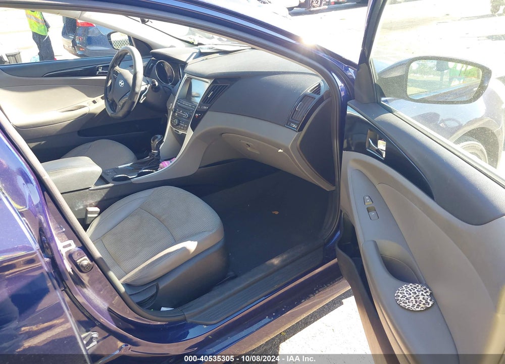 2014 HYUNDAI SONATA SE VIN: 5NPEC4AC0EH881385