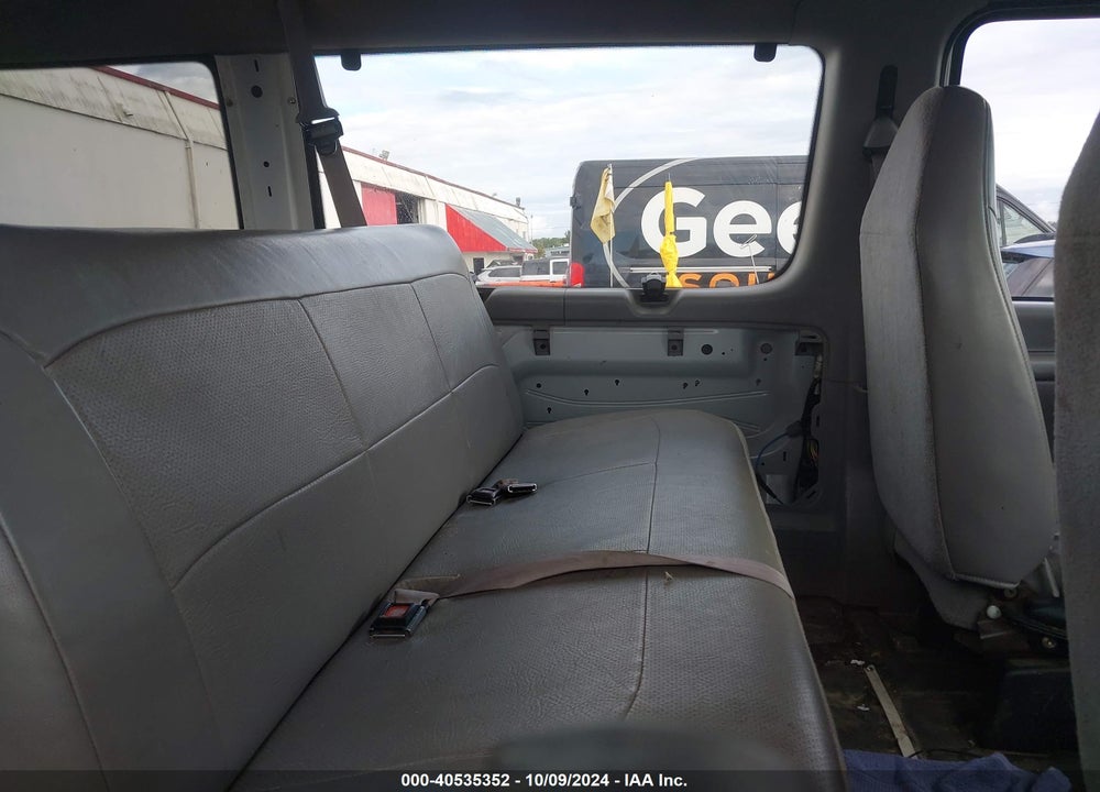 2000 FORD E-350 SUPER DUTY XL/XLT VIN: 1FBSS31L2YHB98398