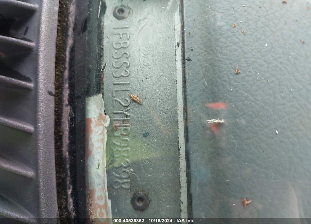 2000 FORD E-350 SUPER DUTY XL/XLT VIN: 1FBSS31L2YHB98398