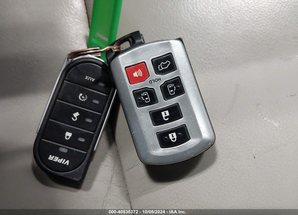 2012 TOYOTA SIENNA XLE V6 8 PASSENGER VIN: 5TDYK3DC6CS184235