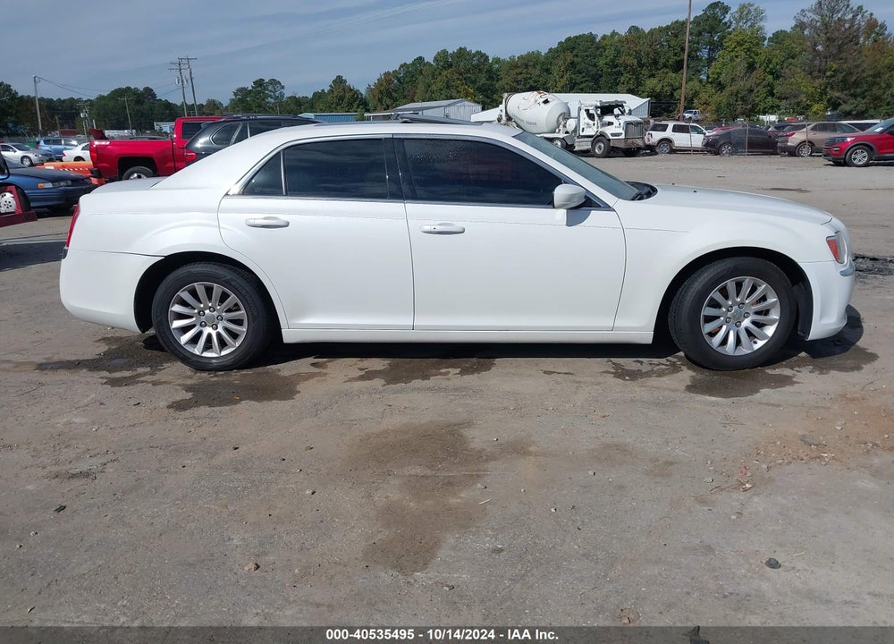 2014 CHRYSLER 300 VIN: 2C3CCAAG4EH340040