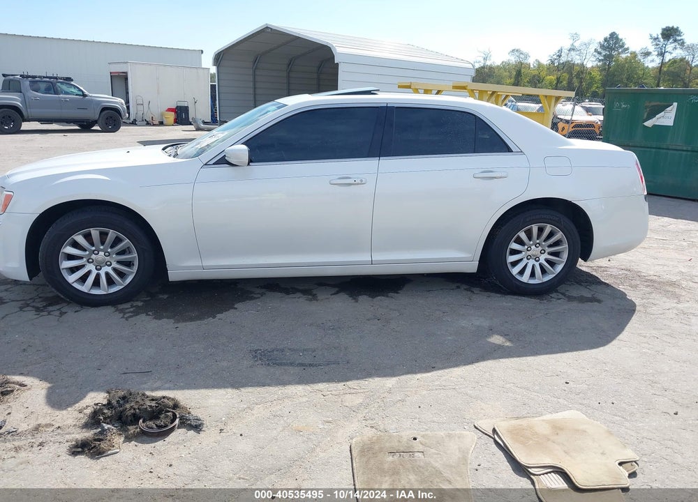 2014 CHRYSLER 300 VIN: 2C3CCAAG4EH340040